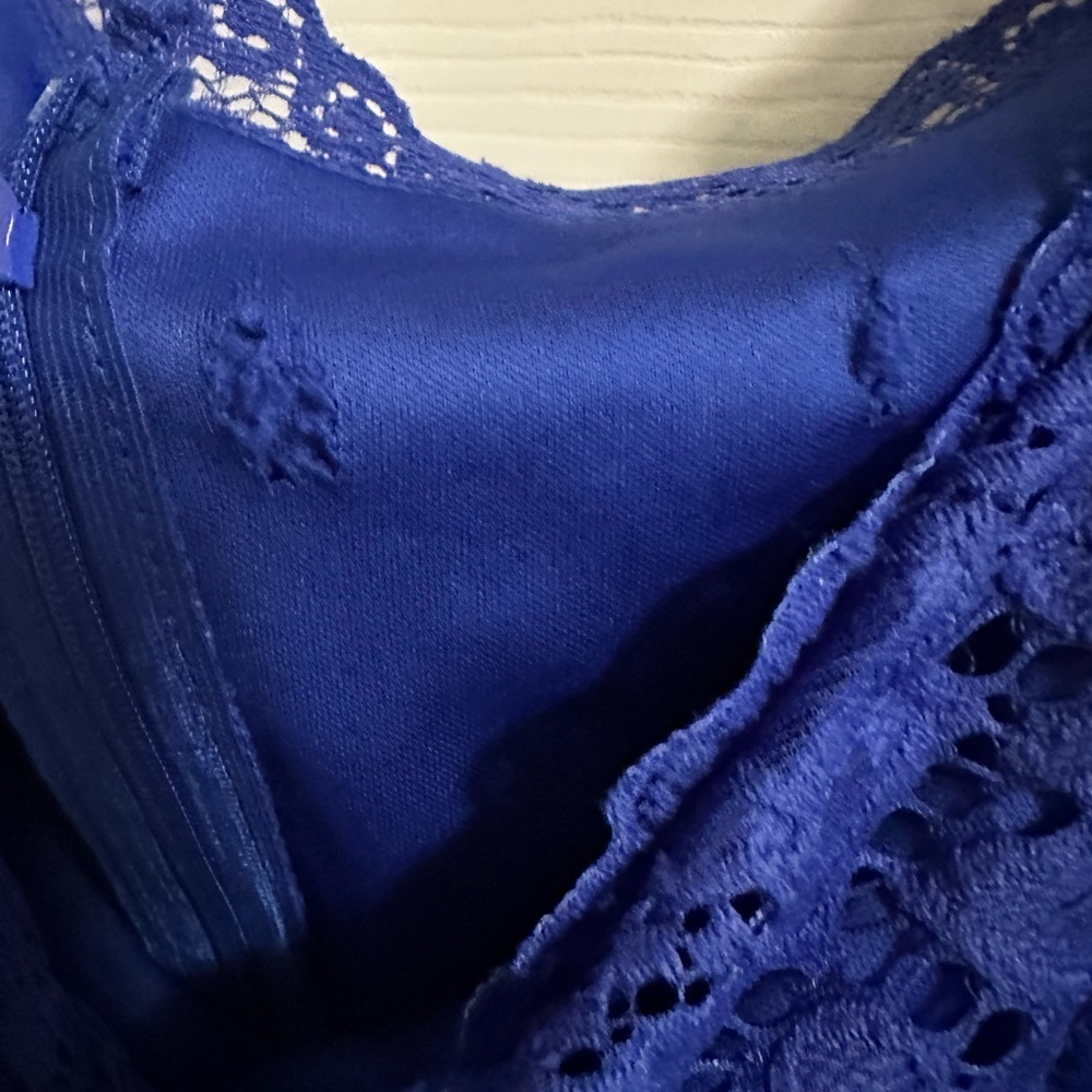 Elegant Off-Shoulder Blue High-Low Lace Dress NO LABEL PTP:19 inches - Picture 4 of 6